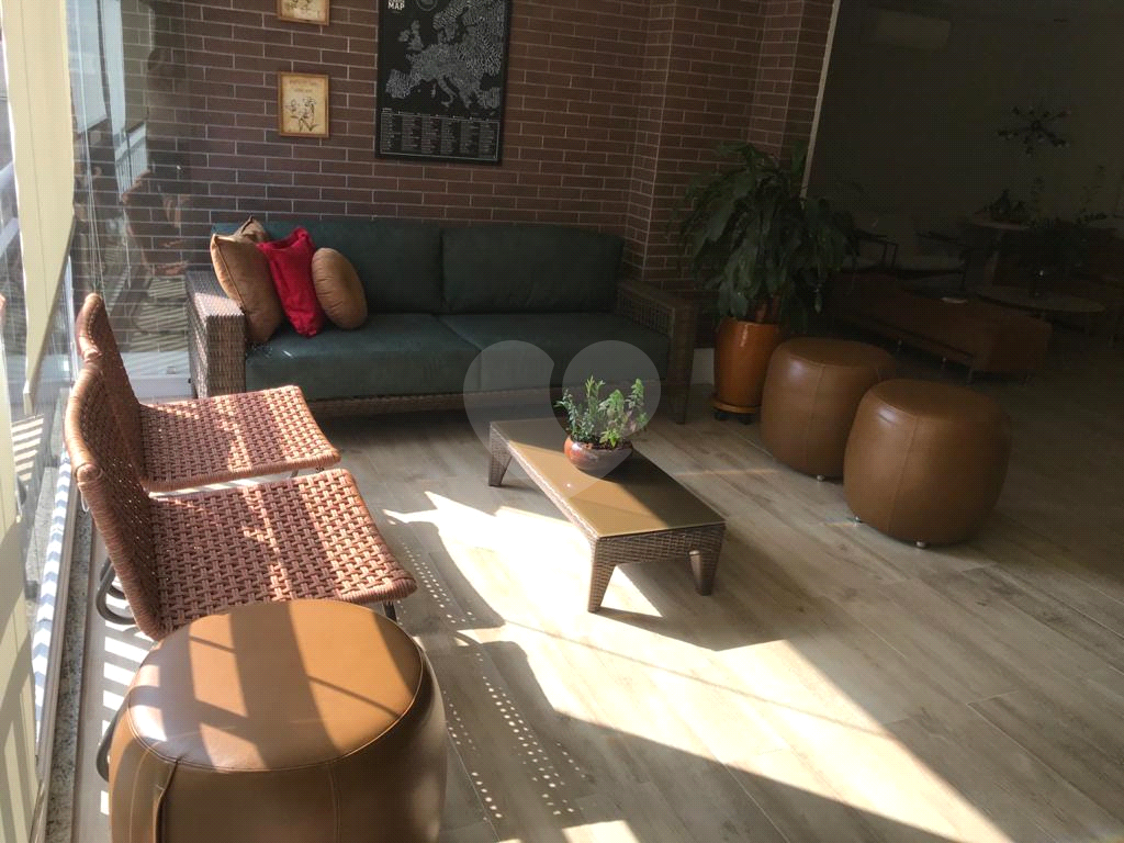 APARTAMENTO em SANTANA