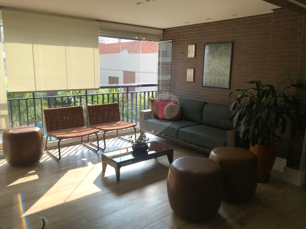 APARTAMENTO em SANTANA