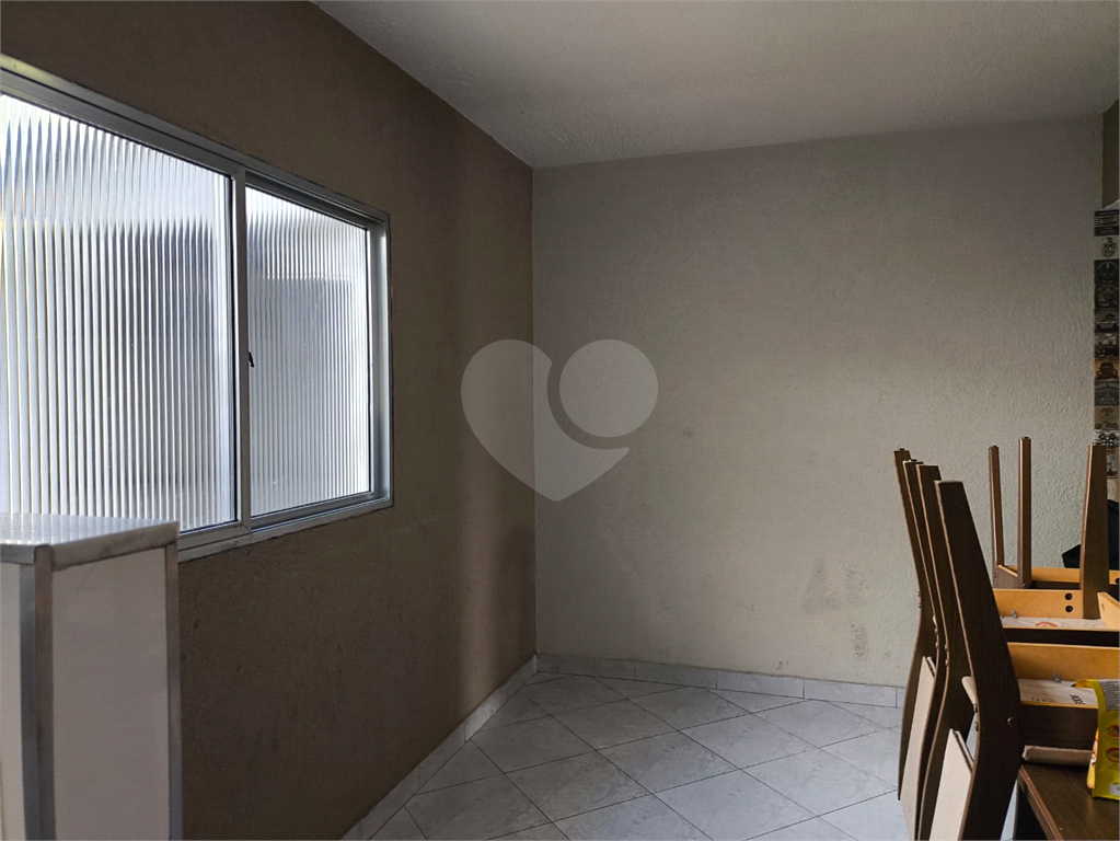 Vende-se 3 Casas no Mesmo Terreno 169m²