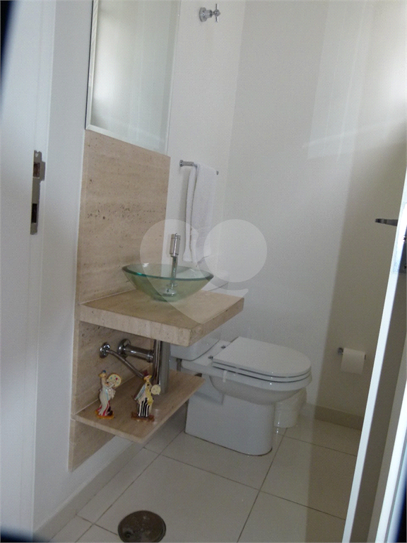 Cobertura Duplex com 126,metros quadrados próximo ao Shopping Pátio Paulista.