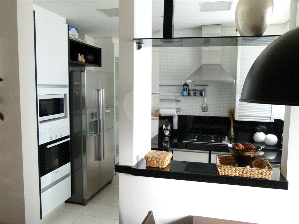 Cobertura Duplex com 126,metros quadrados próximo ao Shopping Pátio Paulista.