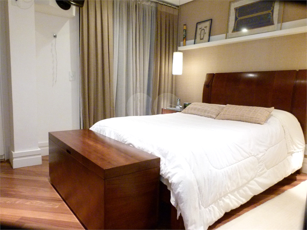 Cobertura Duplex com 126,metros quadrados próximo ao Shopping Pátio Paulista.