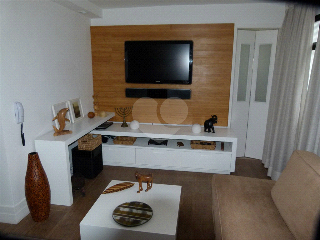 Cobertura Duplex com 126,metros quadrados próximo ao Shopping Pátio Paulista.