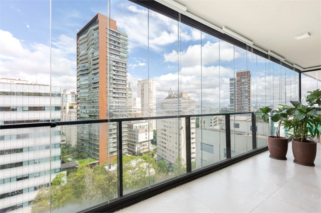 Venda de Apartamento 118M² em Pinheiros | 3 Dormitório, 1 Suíte, 3 vagas