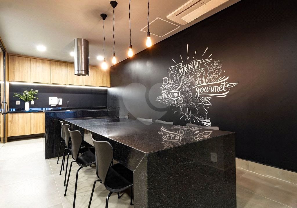 Venda de Apartamento 118M² em Pinheiros | 3 Dormitório, 1 Suíte, 3 vagas