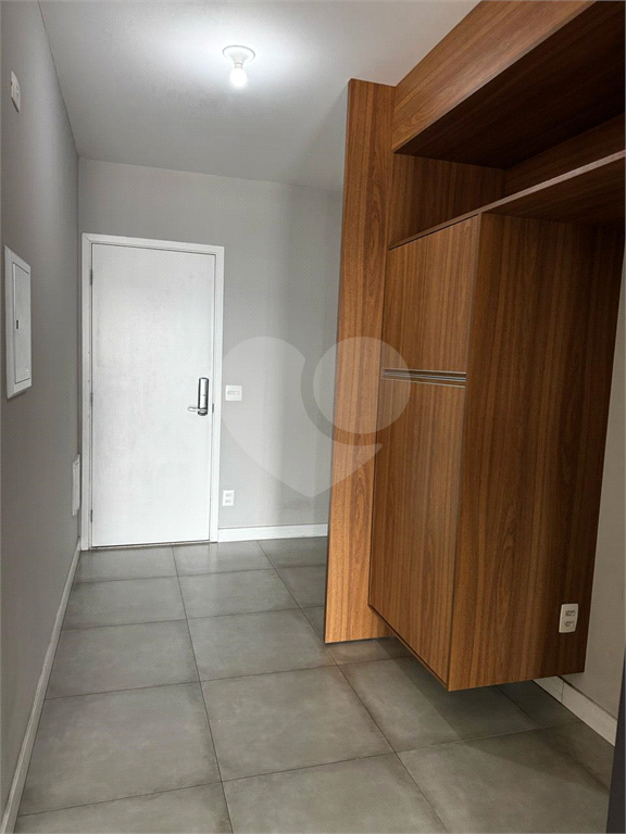  Apartamento Condomínio Setin Midtown Barra Funda 2 dormitórios (1 suíte), 2 Banheiros e 1 Vaga 