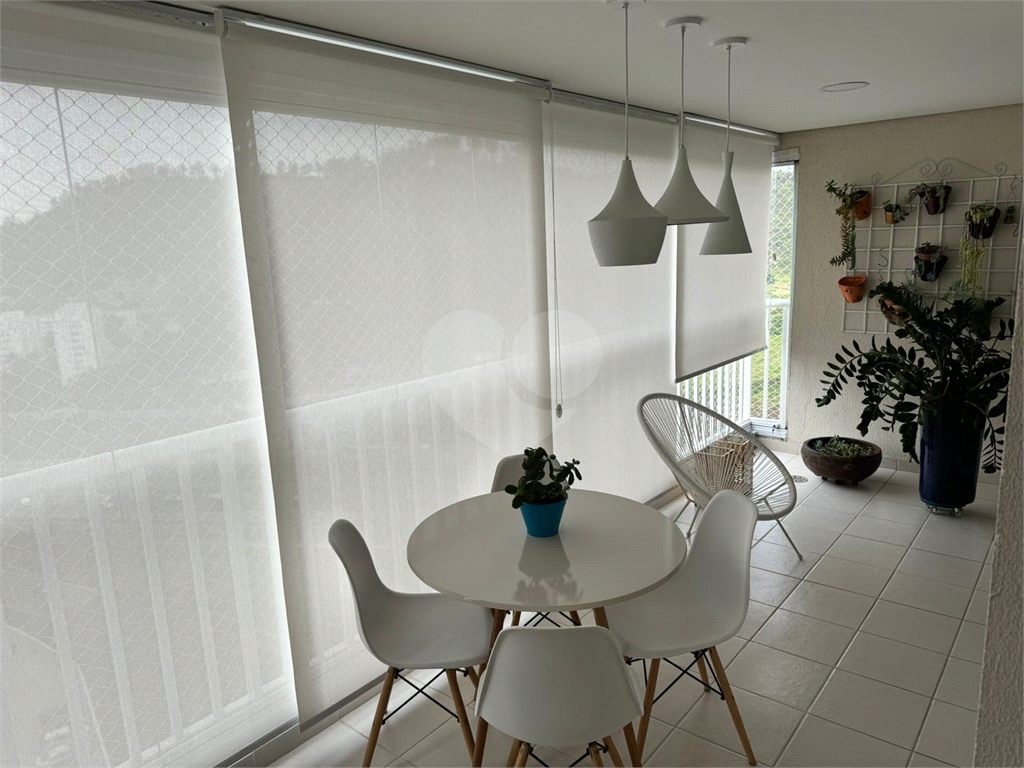 Apartamento à venda com 3 quartos, 111m² - Foto 2