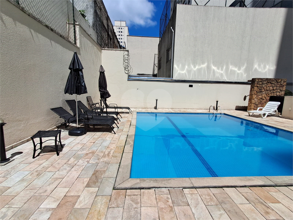 Imóvel de 70m² andar alto sala de estar de 2 ambientes com varanda 1 vaga de garagem Pompéia