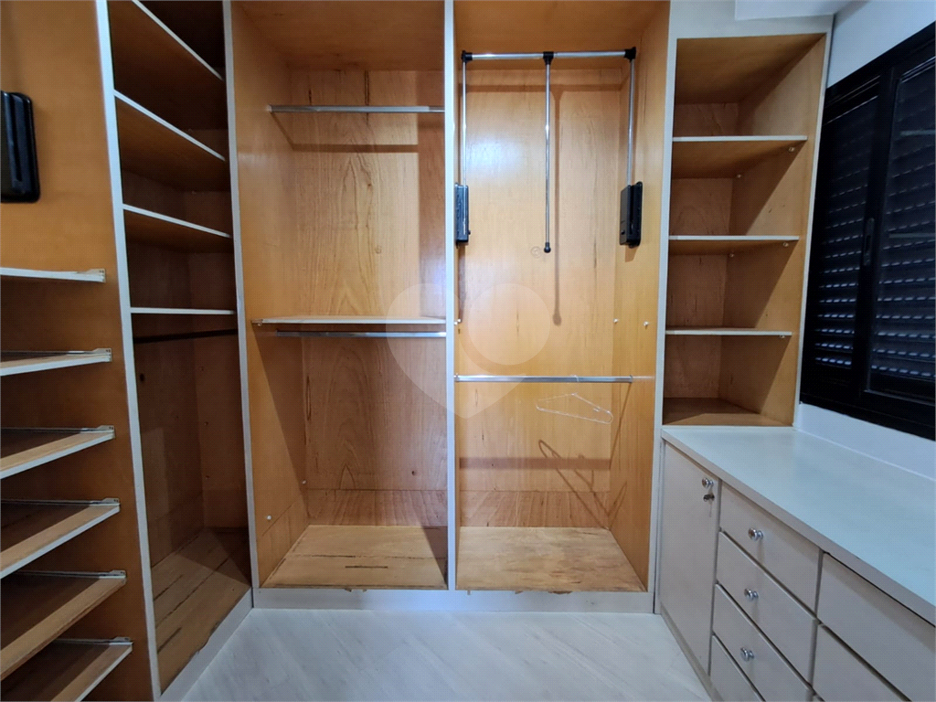 Imóvel de 70m² andar alto sala de estar de 2 ambientes com varanda 1 vaga de garagem Pompéia