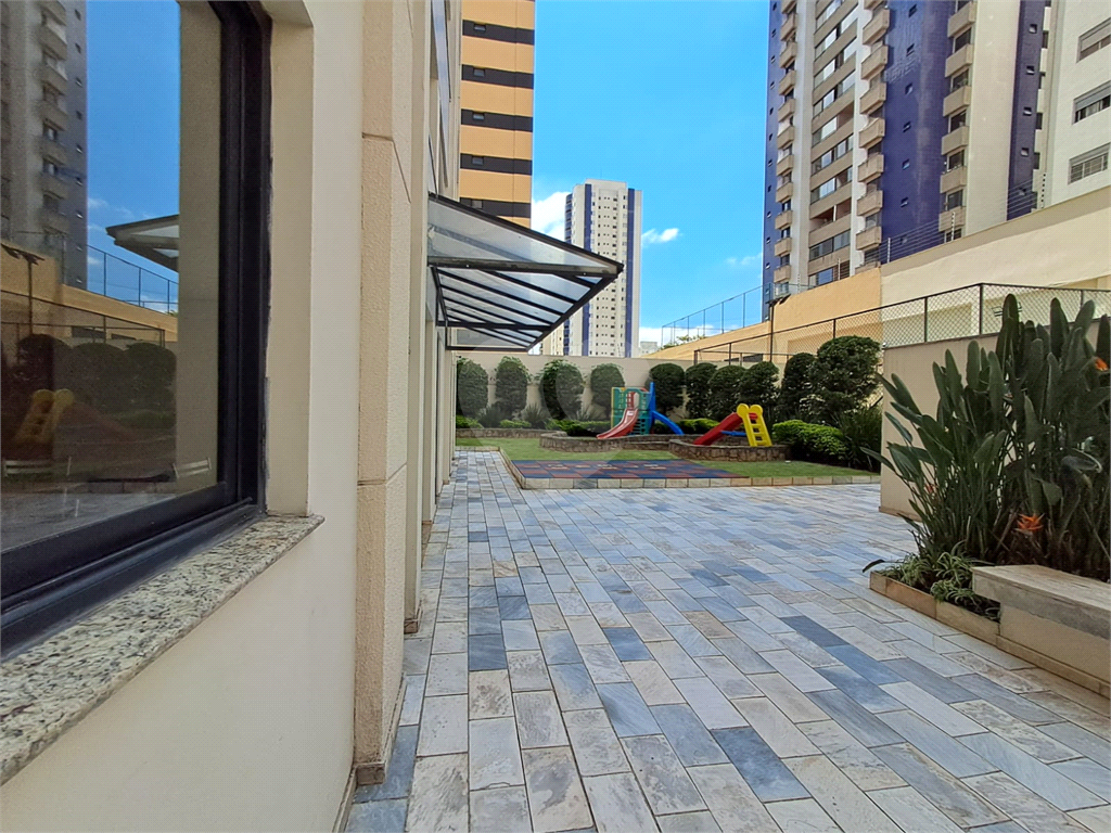 Imóvel de 70m² andar alto sala de estar de 2 ambientes com varanda 1 vaga de garagem Pompéia