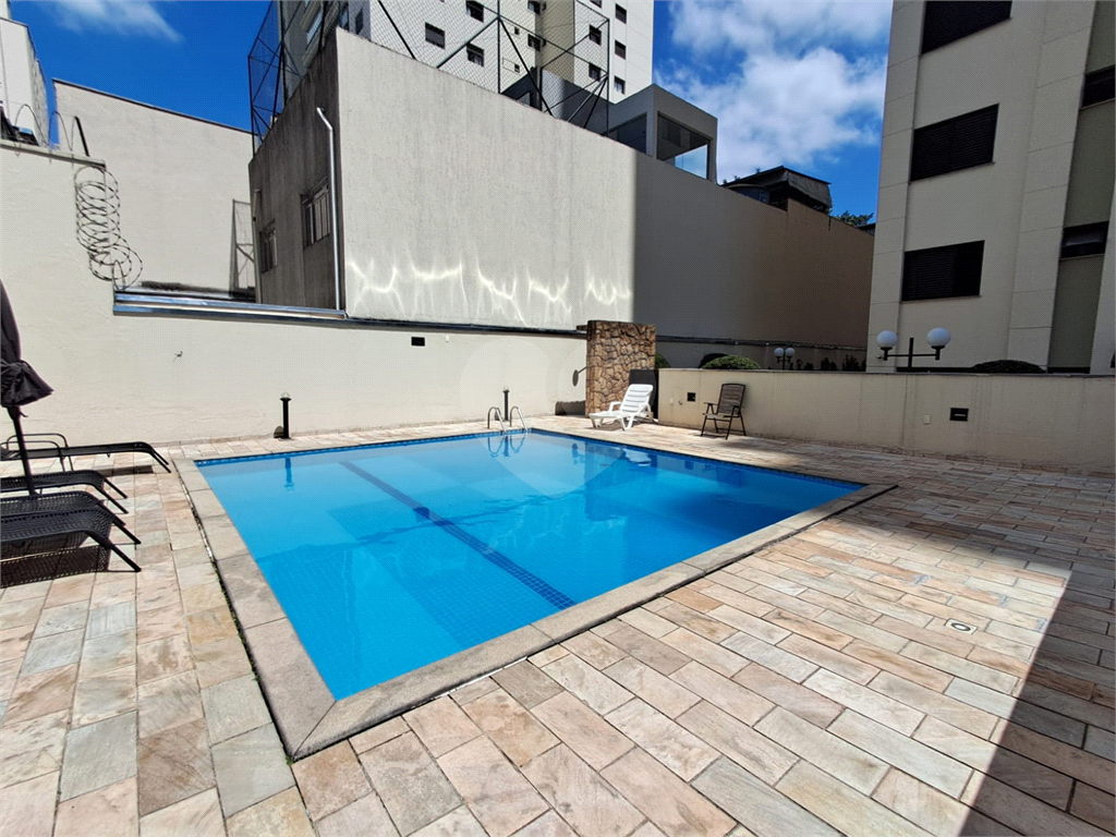 Imóvel de 70m² andar alto sala de estar de 2 ambientes com varanda 1 vaga de garagem Pompéia