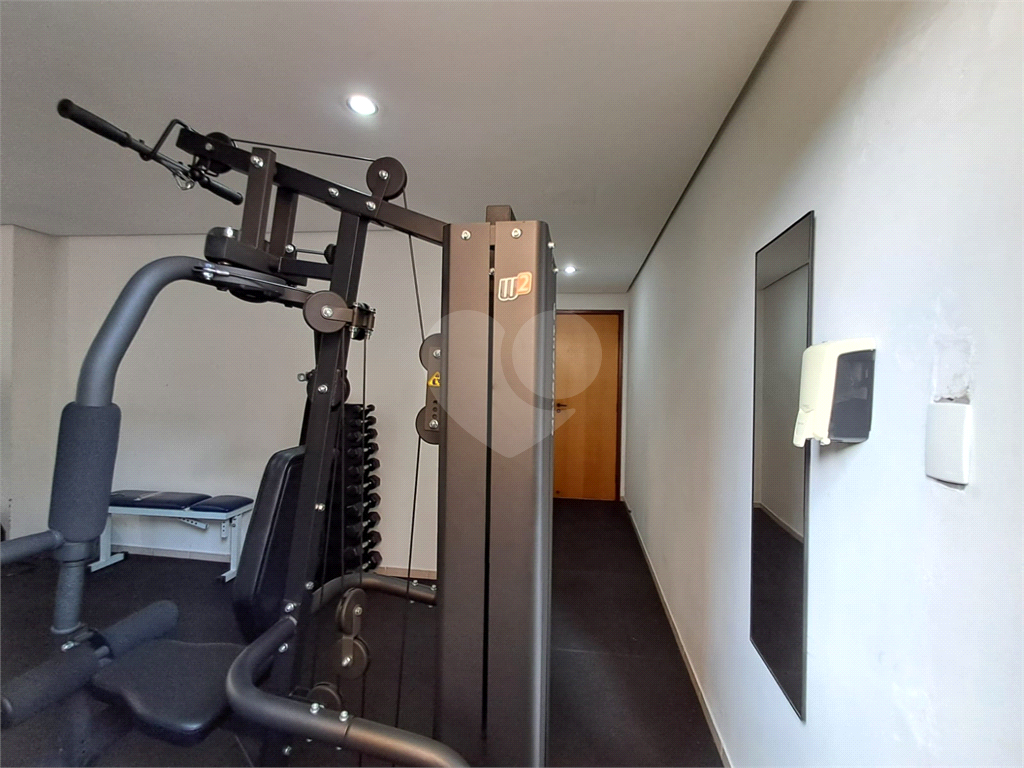 Imóvel de 70m² andar alto sala de estar de 2 ambientes com varanda 1 vaga de garagem Pompéia