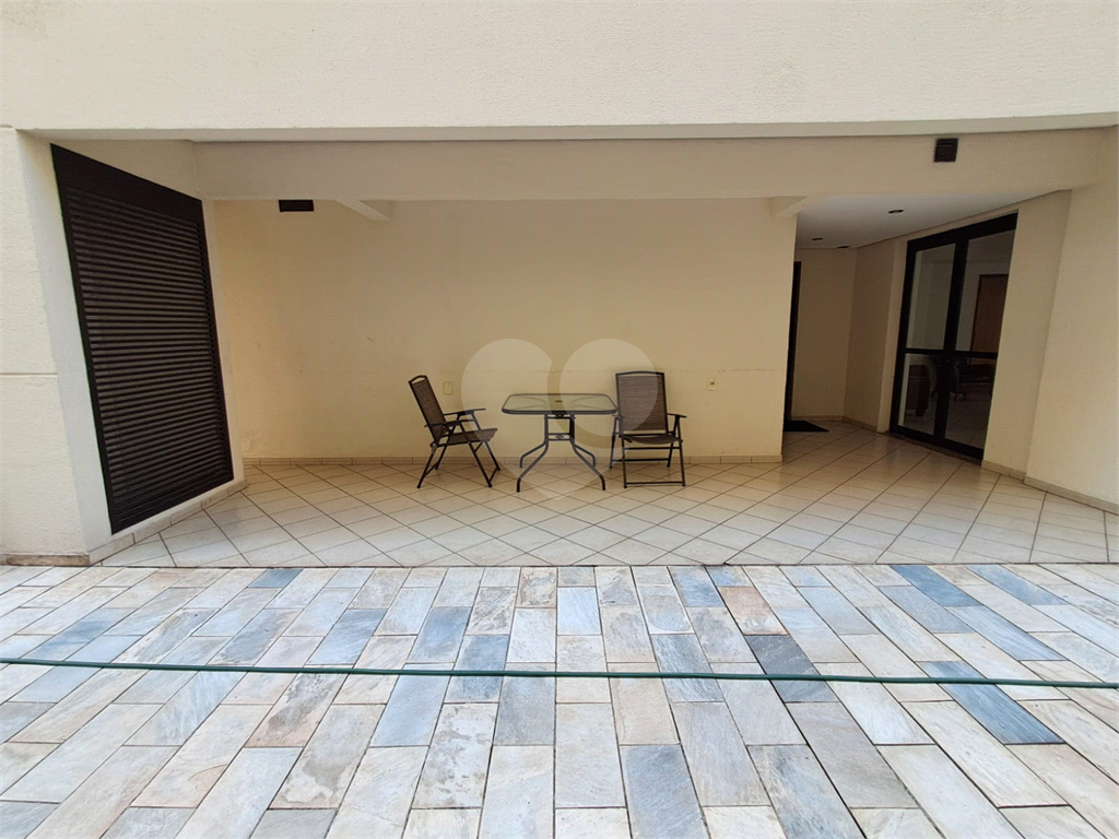 Imóvel de 70m² andar alto sala de estar de 2 ambientes com varanda 1 vaga de garagem Pompéia