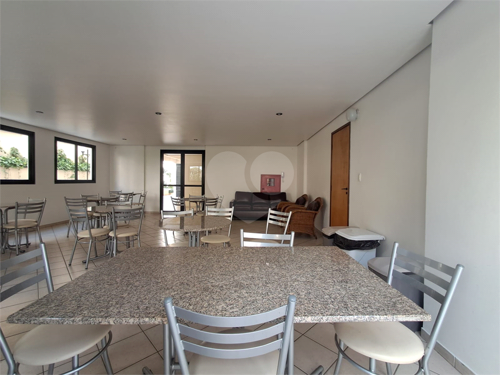 Imóvel de 70m² andar alto sala de estar de 2 ambientes com varanda 1 vaga de garagem Pompéia