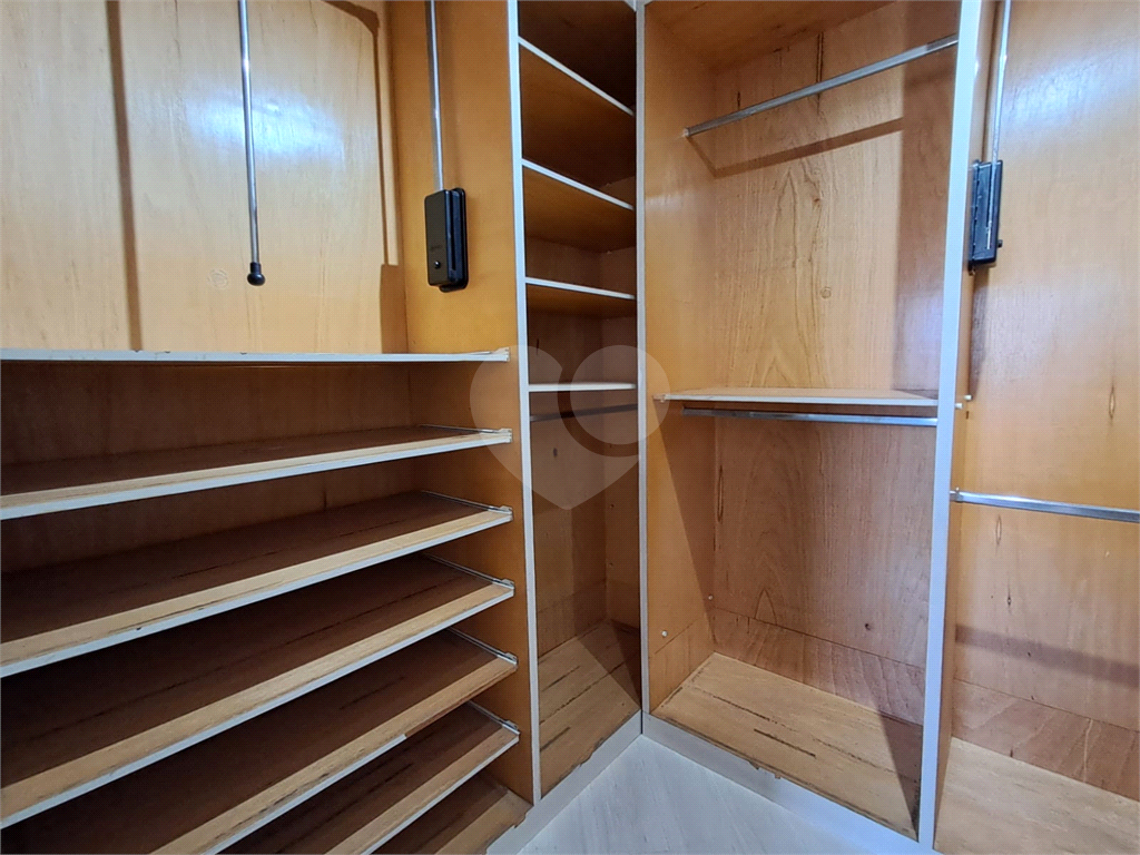 Imóvel de 70m² andar alto sala de estar de 2 ambientes com varanda 1 vaga de garagem Pompéia