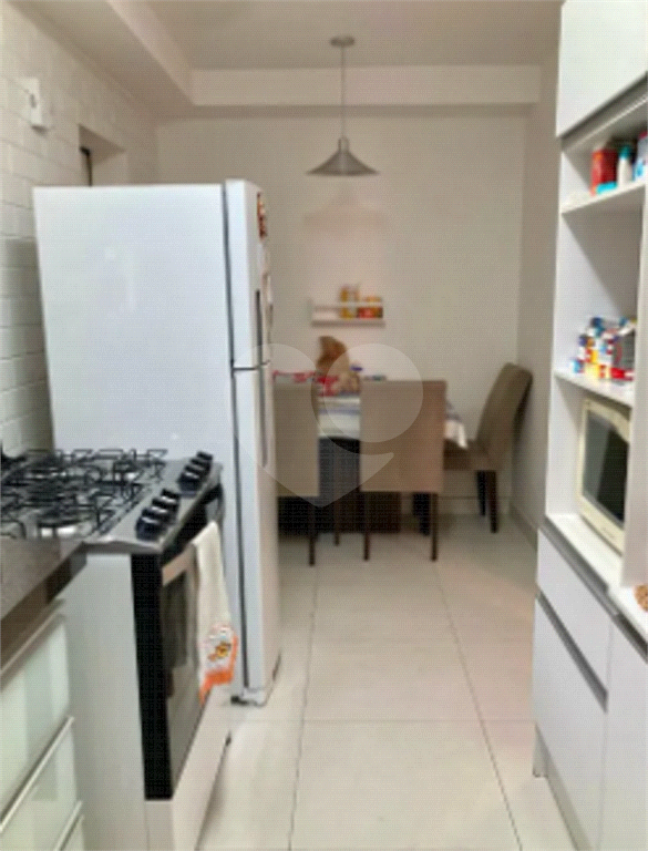 APARTAMENTO em VILA SANTO ANTÔNIO