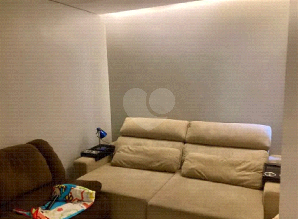 APARTAMENTO em VILA SANTO ANTÔNIO