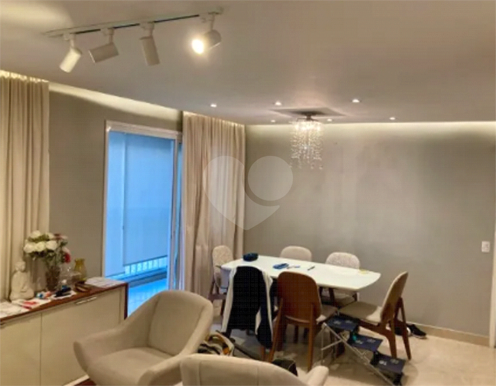 APARTAMENTO em VILA SANTO ANTÔNIO