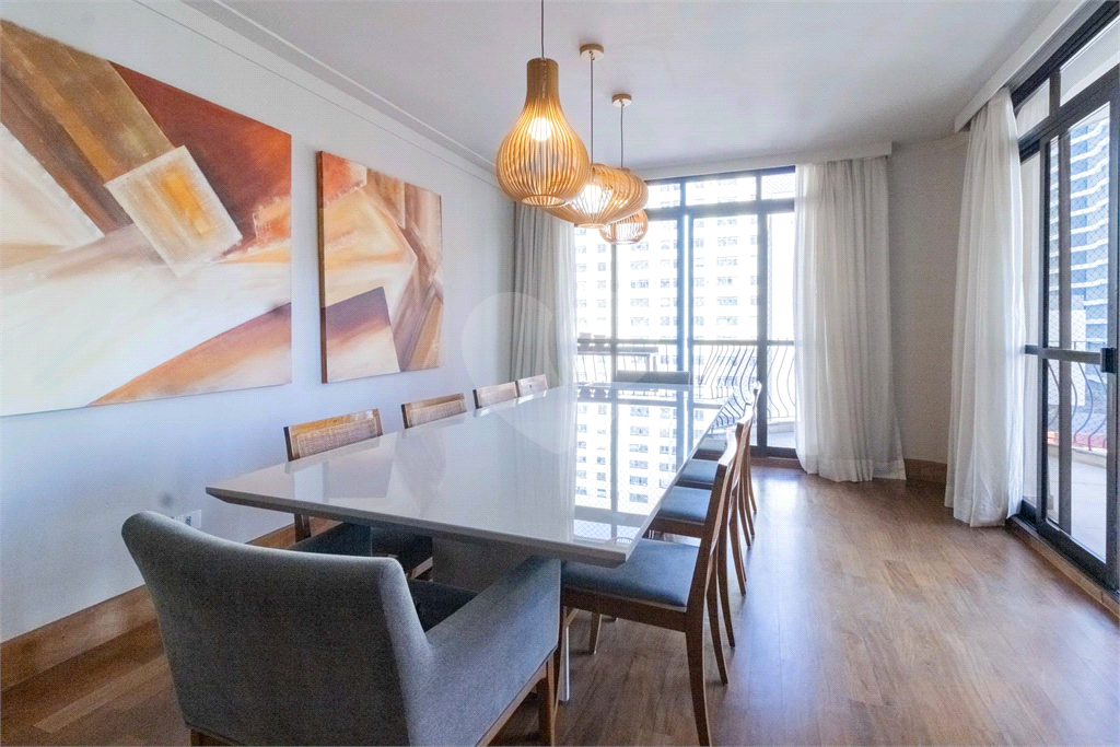 Apartamento Exclusivo à Venda em Pinheiros – 3 Suítes, 3 Vagas