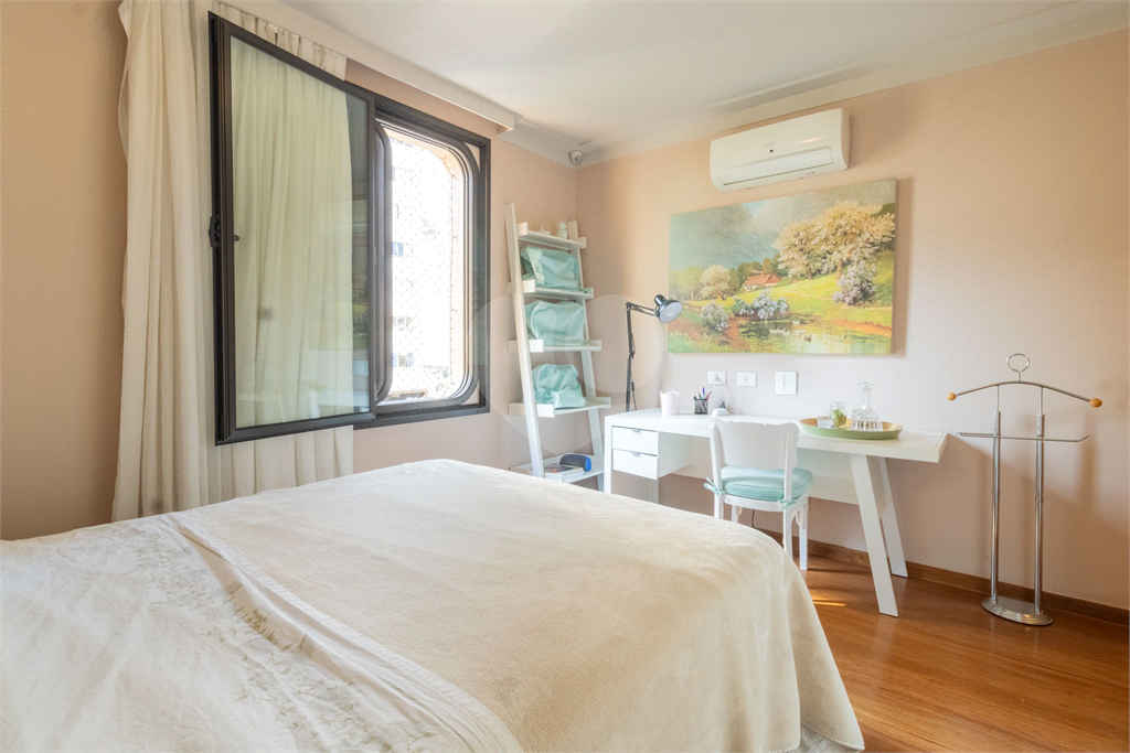 Apartamento Exclusivo à Venda em Pinheiros – 3 Suítes, 3 Vagas