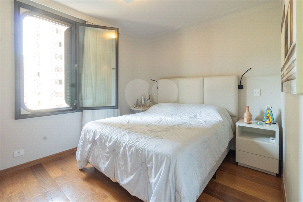 Apartamento Exclusivo à Venda em Pinheiros – 3 Suítes, 3 Vagas