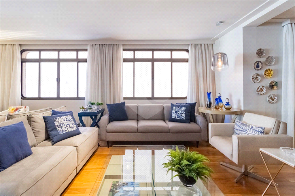 Apartamento Exclusivo à Venda em Pinheiros – 3 Suítes, 3 Vagas
