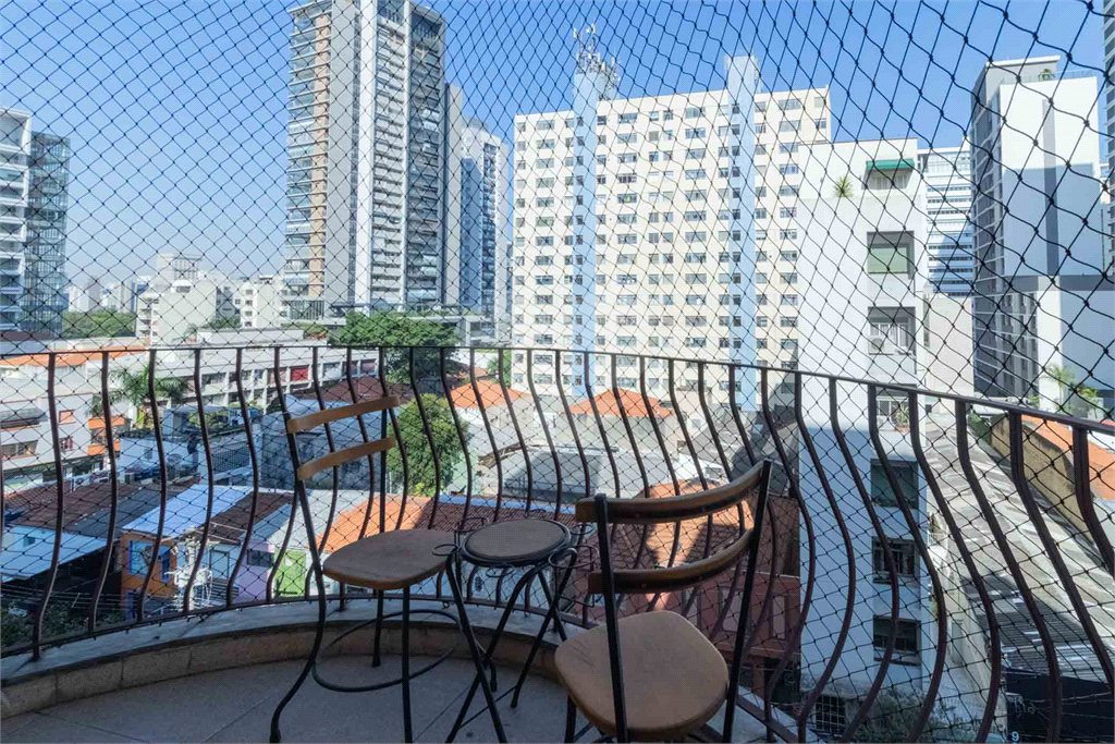 Apartamento Exclusivo à Venda em Pinheiros – 3 Suítes, 3 Vagas