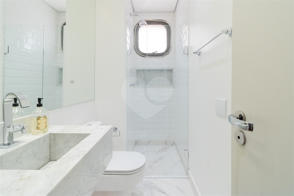 Apartamento Exclusivo à Venda em Pinheiros – 3 Suítes, 3 Vagas