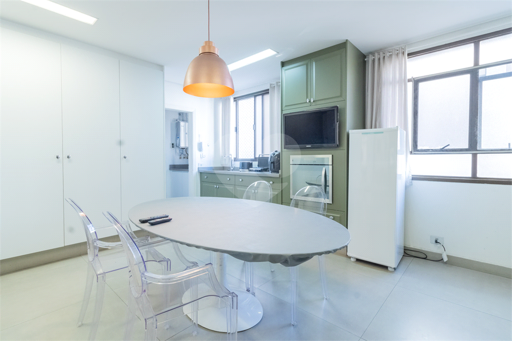 Apartamento Exclusivo à Venda em Pinheiros – 3 Suítes, 3 Vagas