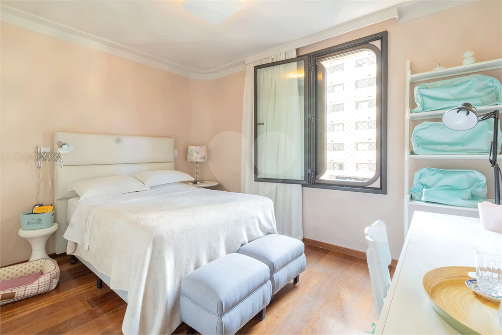 Apartamento Exclusivo à Venda em Pinheiros – 3 Suítes, 3 Vagas