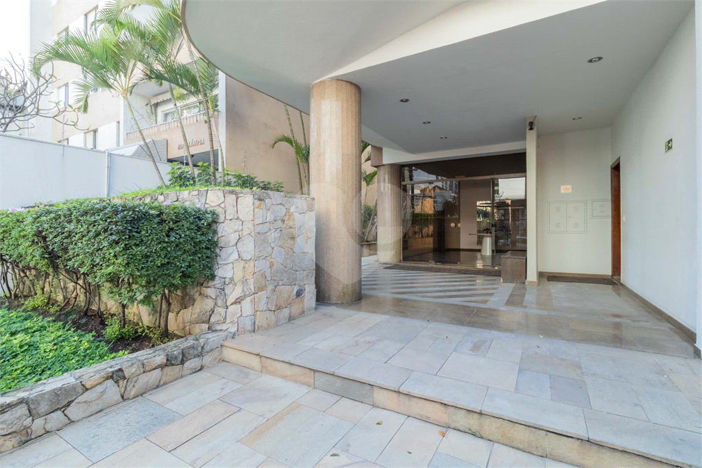 Apartamento Exclusivo à Venda em Pinheiros – 3 Suítes, 3 Vagas