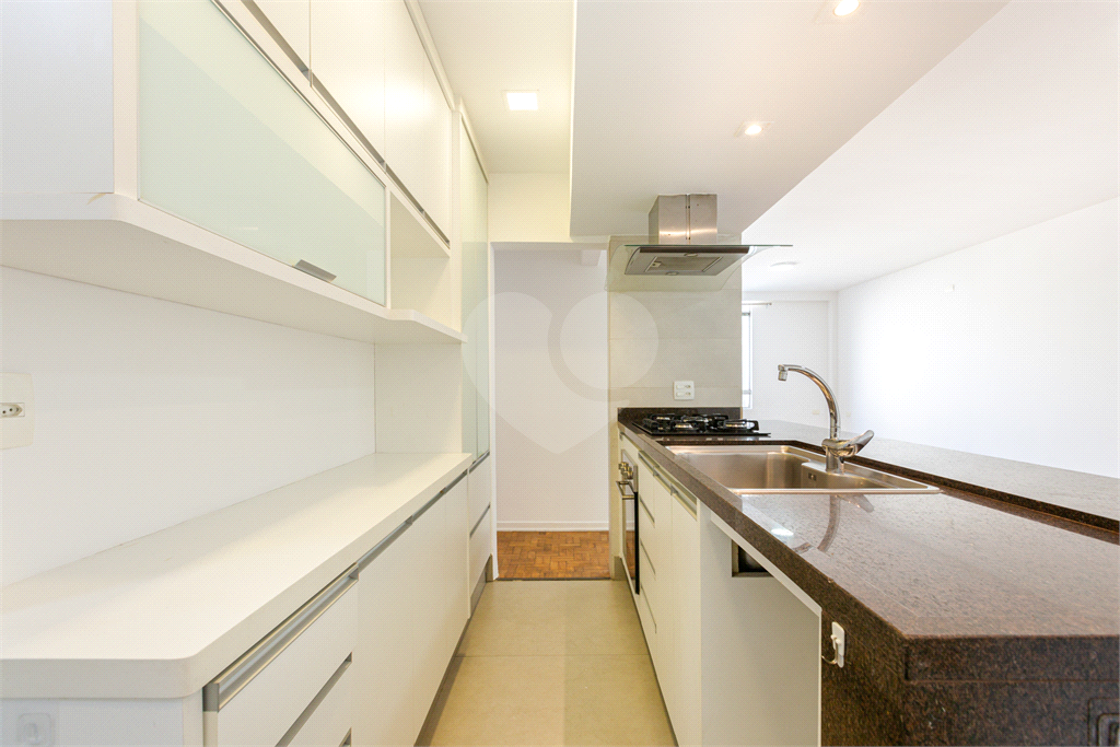 Apartamento Exclusivo à Venda em Pinheiros – 3 Suítes, 3 Vagas
