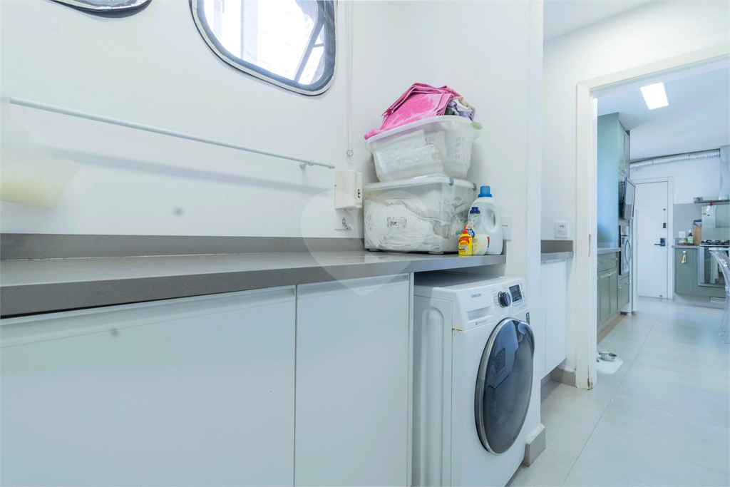 Apartamento Exclusivo à Venda em Pinheiros – 3 Suítes, 3 Vagas