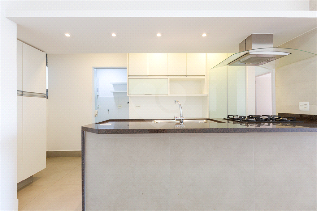 Apartamento Exclusivo à Venda em Pinheiros – 3 Suítes, 3 Vagas