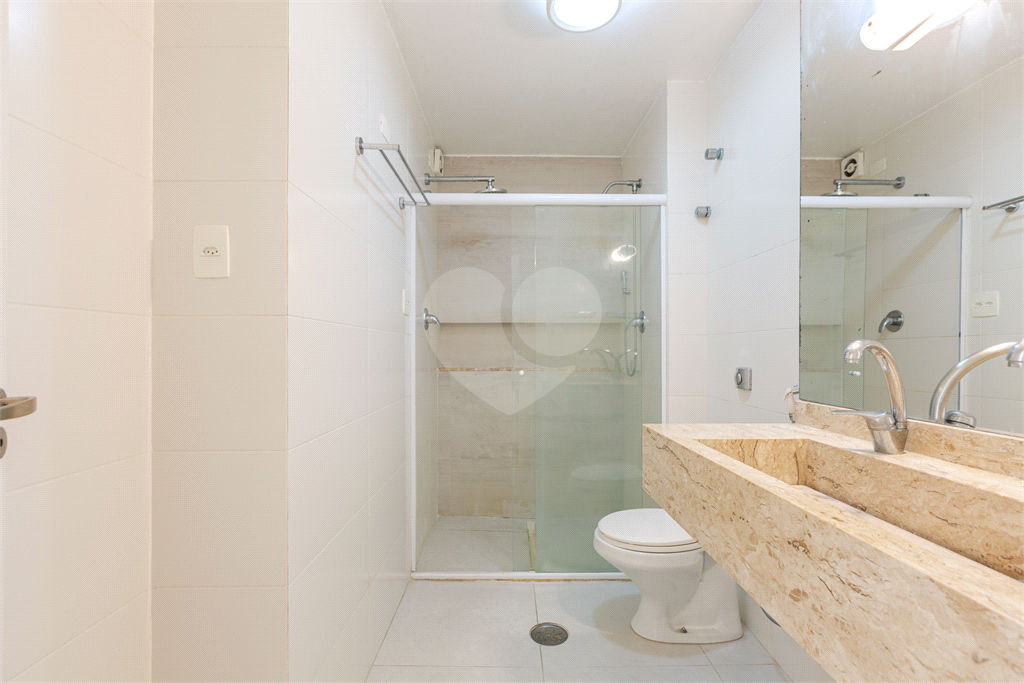 Apartamento Exclusivo à Venda em Pinheiros – 3 Suítes, 3 Vagas