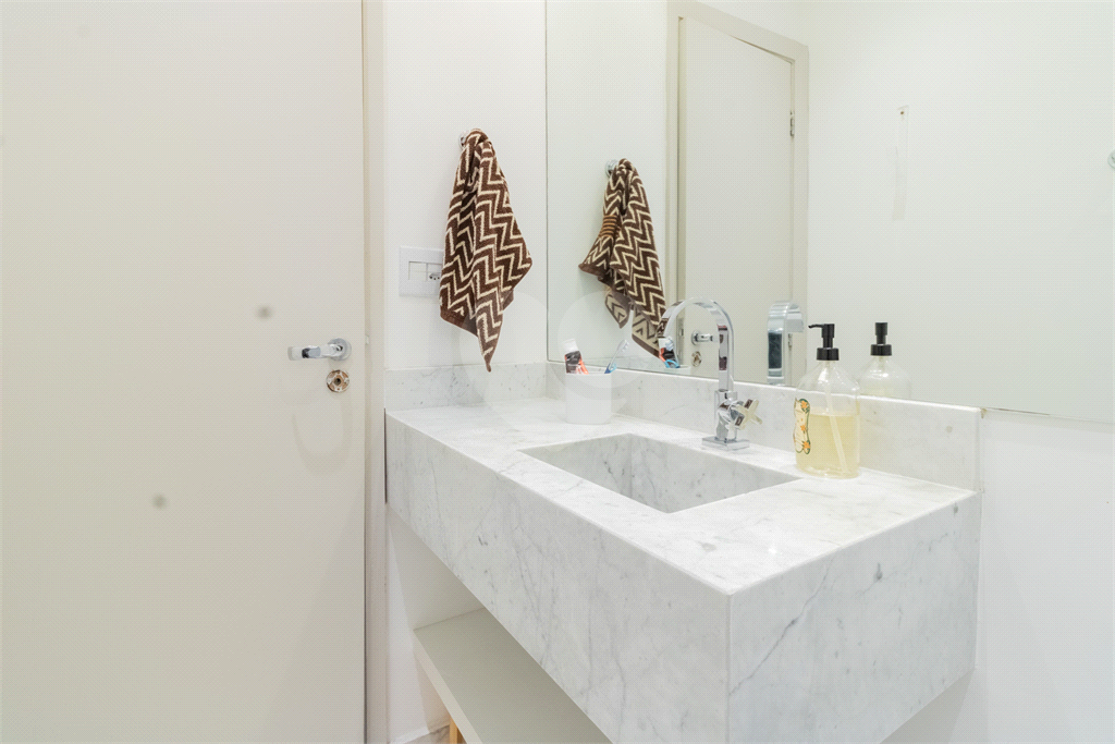 Apartamento Exclusivo à Venda em Pinheiros – 3 Suítes, 3 Vagas