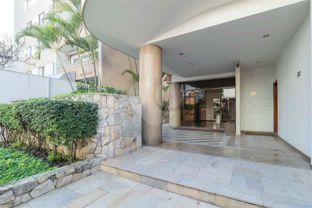 Apartamento Exclusivo à Venda em Pinheiros – 3 Suítes, 3 Vagas
