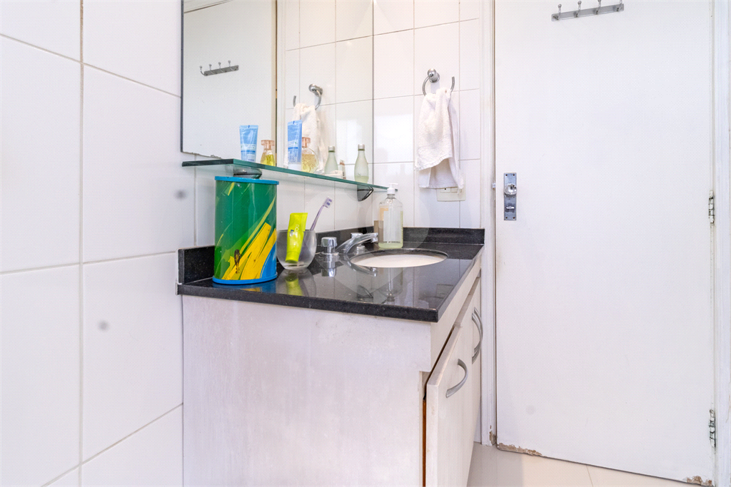 Apartamento à Venda na Vila Madalena com 4 Quartos, Suíte e 2 Vagas – Condomínio com Lazer Completo