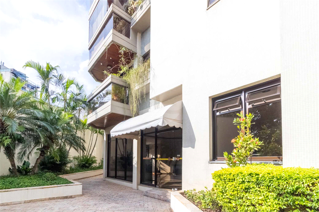 Apartamento à Venda na Vila Madalena com 4 Quartos, Suíte e 2 Vagas – Condomínio com Lazer Completo