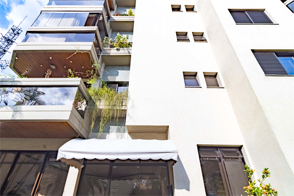 Apartamento à Venda na Vila Madalena com 4 Quartos, Suíte e 2 Vagas – Condomínio com Lazer Completo
