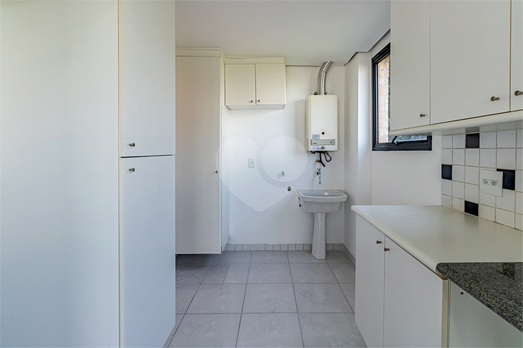 Apartamento à Venda na Vila Madalena com 4 Quartos, Suíte e 2 Vagas – Condomínio com Lazer Completo