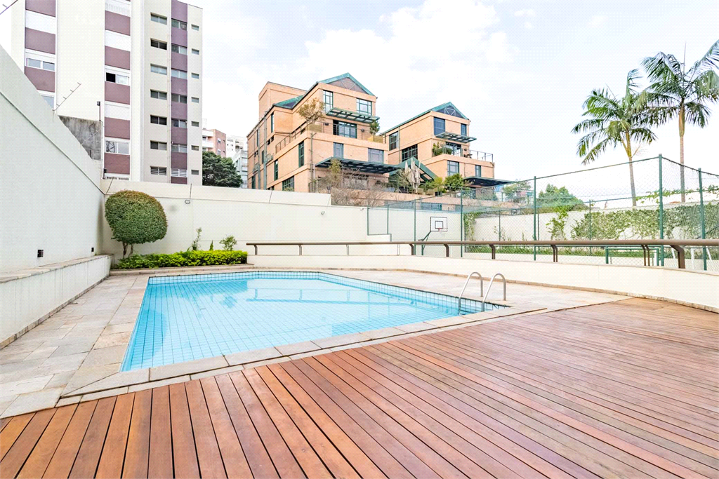 Apartamento à Venda na Vila Madalena com 4 Quartos, Suíte e 2 Vagas – Condomínio com Lazer Completo