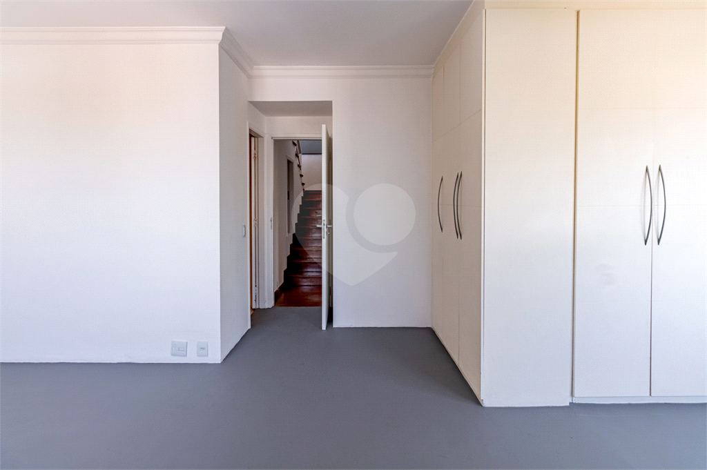 Apartamento à Venda na Vila Madalena com 4 Quartos, Suíte e 2 Vagas – Condomínio com Lazer Completo