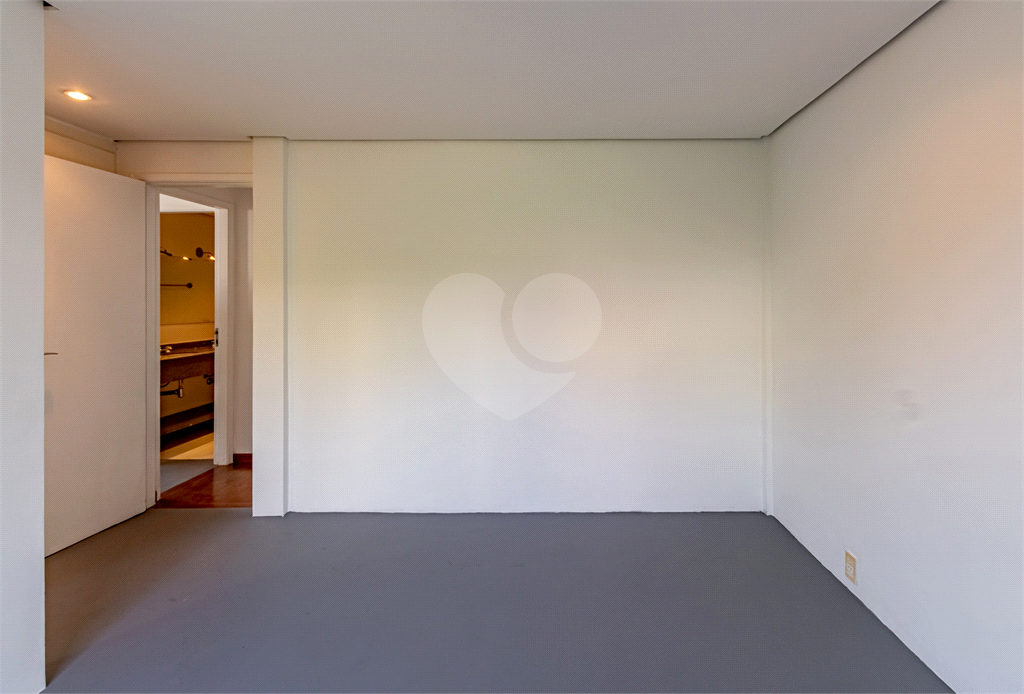 Apartamento à Venda na Vila Madalena com 4 Quartos, Suíte e 2 Vagas – Condomínio com Lazer Completo