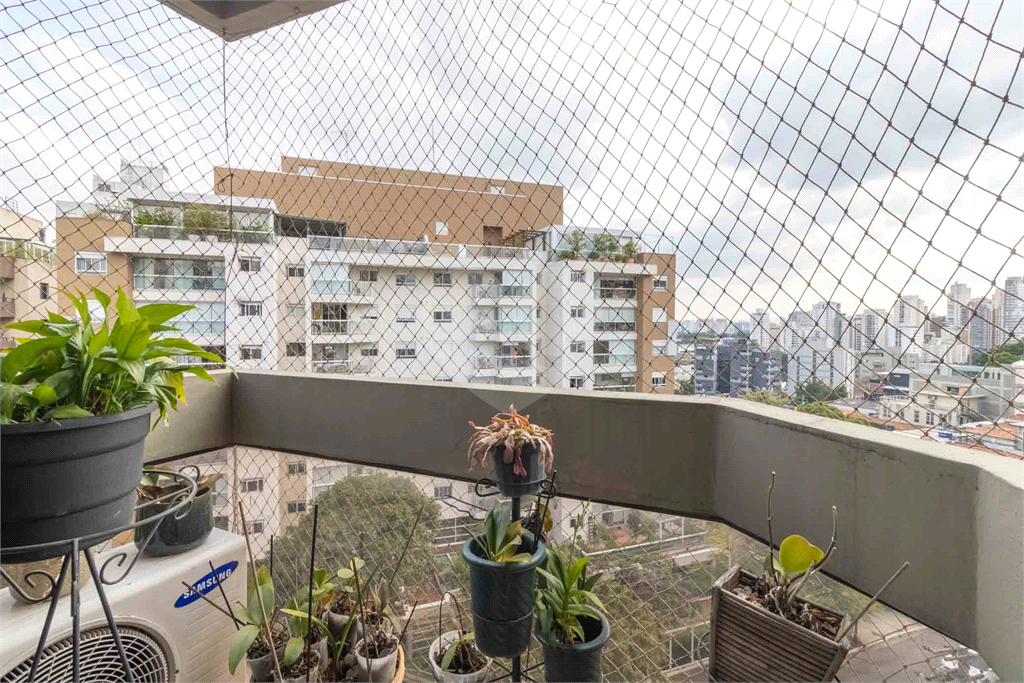 Apartamento à Venda na Vila Madalena com 4 Quartos, Suíte e 2 Vagas – Condomínio com Lazer Completo