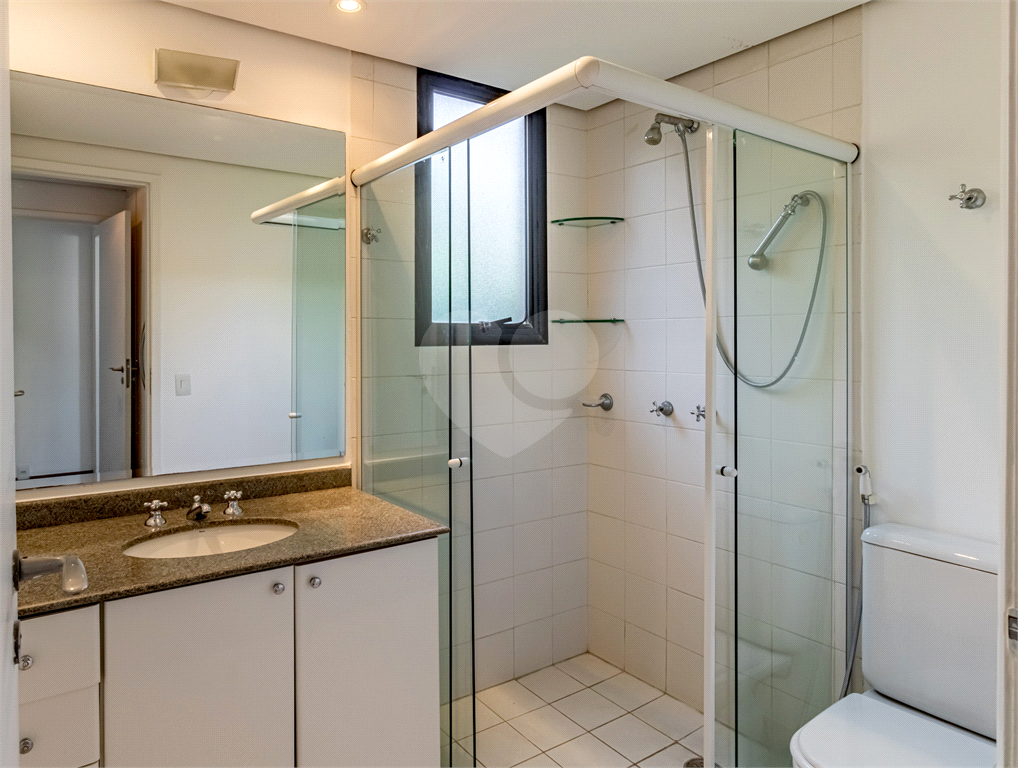 Apartamento à Venda na Vila Madalena com 4 Quartos, Suíte e 2 Vagas – Condomínio com Lazer Completo