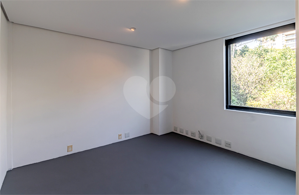 Apartamento à Venda na Vila Madalena com 4 Quartos, Suíte e 2 Vagas – Condomínio com Lazer Completo