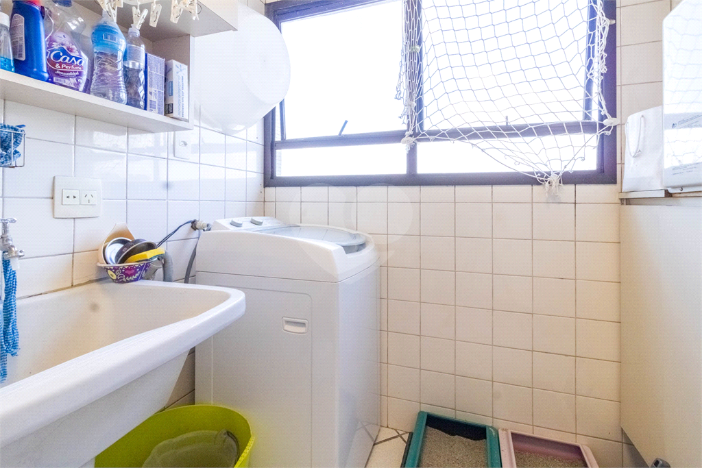 Apartamento à Venda na Vila Madalena com 4 Quartos, Suíte e 2 Vagas – Condomínio com Lazer Completo