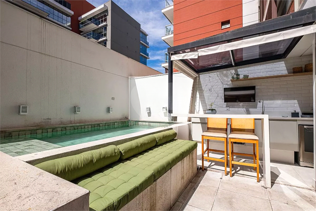 Apartamento com 2 dormitórios, 1 suíte e 2 vagas - 101m² - Pinheiros