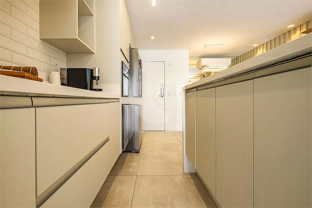 Apartamento com 2 dormitórios, 1 suíte e 2 vagas - 101m² - Pinheiros